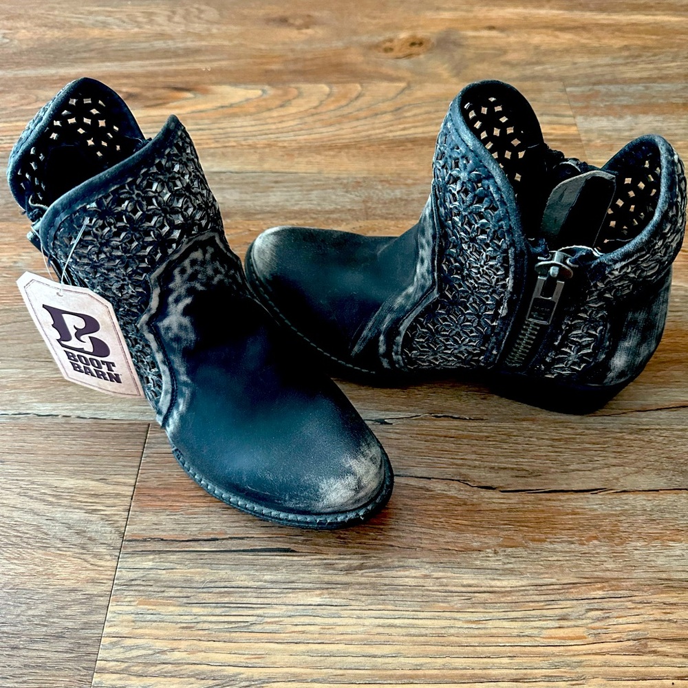 NWT Black and Gray Western Ankle Booties